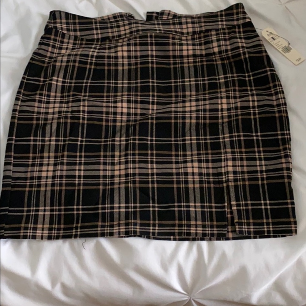 NWT PLAID SKIRT